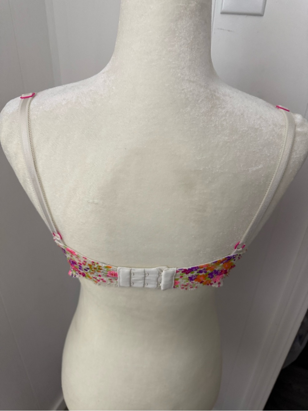 VICTORIA’S SECRET Dream Angels Bra Lined Demi 36C - Picture 9 of 14